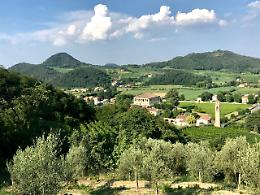 “Due voci, un passato”: viaggio teatrale al Colle della Mira a Torreglia