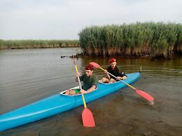 L'associazione nazionale Reparti Giovani Esploratori in canoa nel Delta del Po