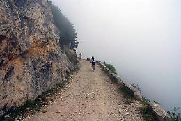 Signora di 75 anni si sloga una caviglia sulle pendici del Pasubio: soccorsa