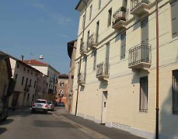 Aggredito e malmenato uno spazzino: denunciato un 24enne