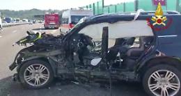 Mamma con bimbo a bordo perde il controllo dell'auto e viene tamponata da un TIR in A4: ferita