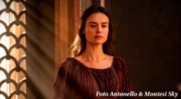 Domina è femminista, ma la sceneggiatura scricchiola
