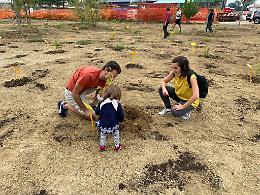 Vicenza, settecento in visita al parco della Pace tra aerei, canali e mongolfiere