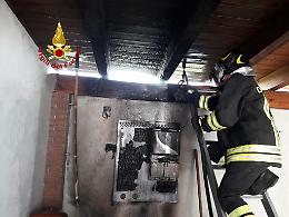 Arre, incendio dell'inverter di un impianto fotovoltaico: intervengono i pompieri di Piove di Sacco