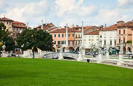 Tensioni a Padova: scontro tra centro sociale Pedro e CasaPound in Prato della Valle
