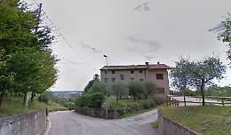 Muore di infarto mentre pota gli alberi del suo podere