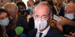 Veneto, Zaia: "Terza dose con antinfluenzale? Sì se scienza dà ok"