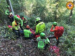 Spalla e gambe rotte per un cacciatore di Valdagno caduto da cima Marana