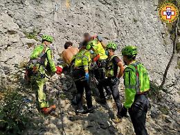 Cade in palestra di roccia a Longare: piede rotto e tante botte