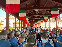 Bassano, convegno, festa, cerimonia e sfilata degli alpini per la riapertura del ponte vecchio