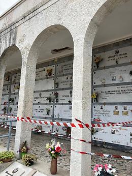 Montebelluna, cadono calcinacci dal soffitto del cimitero