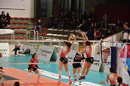Volley femm, serie A2: Anthea Vicenza battuta nel derby da Ipag SR Montecchio, 1-3