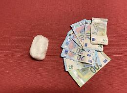 Beccato in auto a Montebello con un etto di cocaina: arresto e carcere