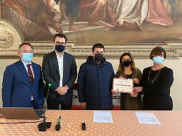 Vicenza, contributo di 2.500 euro alla famiglia del bimbo investito in piazza Castello