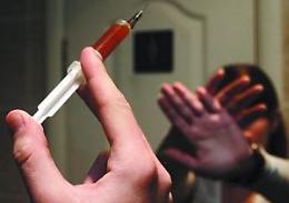 Vicenza, rapina un negozio con la siringa e fugge: bloccato dal fattorino che consegna le pizze