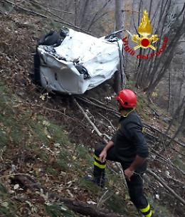 Romano d'Ezzelino, trovata in una scarpata un'auto precipitata e il conducente morto da giorni