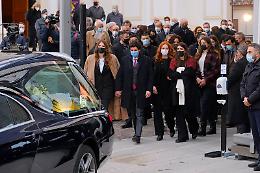 Folla a Tombolo per i funerali di Ennio Doris