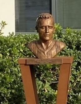Vicenza, un busto al "Menti" per ricordare i cento anni dalla nascita di Alfonso Santagiuliana