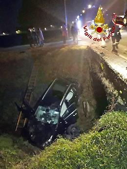 Miracolo a Lova: 24enne salvata dai carabinieri dopo l'incidente in canale