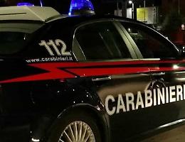 Fuga e violenza nel cuore di Vicenza: scippi, minacce e barricata in appartamento