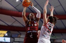 Basket A Femminile, la Reyer Venezia batte Lucca: 71-60