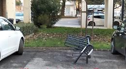 Vicenza, a San Bortolo e Laghetto rastrelliere per le biciclette posizionate in modo assurdo