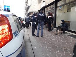 Vicenza, il questore ordina controlli davanti alle scuole e nei locali del centro e della periferia