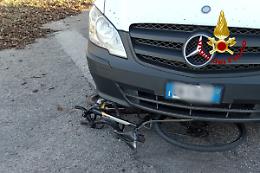 Incidente a Barbarano, ciclista finisce sotto un furgone: intervengono i vigili del fuoco