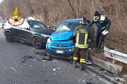 Caltrano, incidente con due auto e una moto: quattro feriti lievi