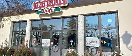 Vicenza, chiude il Fonzarelli's in Campo Marzo dopo due anni: sulla porta a vetri il cartello "vendesi"