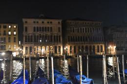 Venezia: sedi comunali al buio contro il caro bollette