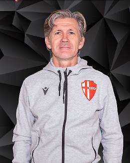 Calcio, esonerato l’allenatore del Padova Massimo Pavanel