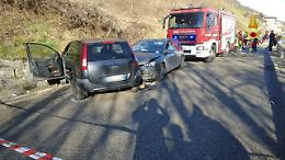Scontro a Torrebelvicino tra due auto: una donna resta ferita ed è estratta dall'abitacolo