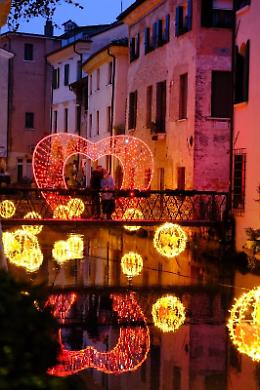 Treviso romanticissima per San Valentino si veste di cuori