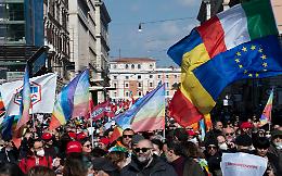 Roma si tinge d’arcobaleno per chiedere Pace e disarmo