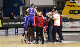 Basket B, Vicenza stende Bologna e vede i play off