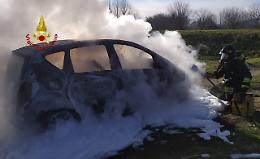 Improvviso incendio a Montegalda di un'auto: il conducente si salva appena in tempo