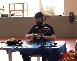 Cavarzere: Mattia, il mago del cubo di Rubik