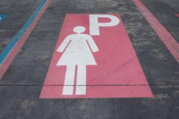 Este: ritornano i parcheggi rosa