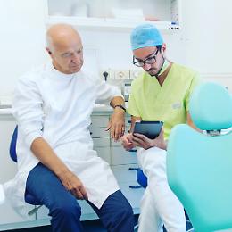 Come riconoscere e curare prontamente la parodontite (piorrea)