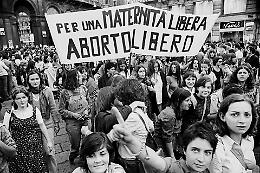 El Salvador, condannata a 30 anni per un aborto spontaneo