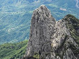 Cade per dieci metri sul Baffelan e si rompe una caviglia: salvato dal soccorso alpino