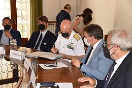 Venezia, firmato l’accordo per ridurre l’impatto delle emissioni delle navi da crociera