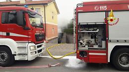 Incendio a Thiene, due box in fiamme: intervengono i vigili del fuoco