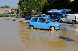 Padova. Rottura di una condotta dell’acqua. Zona Forcellini allagata