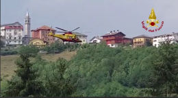 Enego, si rovescia con un mezzo agricolo nel bosco: interviene l'elicottero