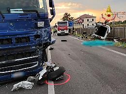 San Pietro in Gu: incidente frontale tra camion e furgone, due morti