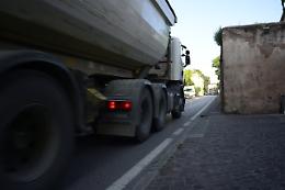Adria, cavalcaferrovia vietato ai mezzi pesanti: stop ai veicoli oltre 26 tonnellate