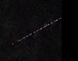 Luci misteriose di notte? No, sono i satelliti Starlink di Elon Musk lanciati per irradiare Internet