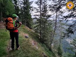 Posina, cercatrice di funghi resta bloccata sul Colle Xomo: il soccorso alpino la salva